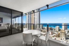 Circle on Cavill – 1 Bedroom + Study Ocean View in the heart of Surfers Paradise